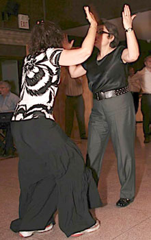 the mothers begin the broyges tants